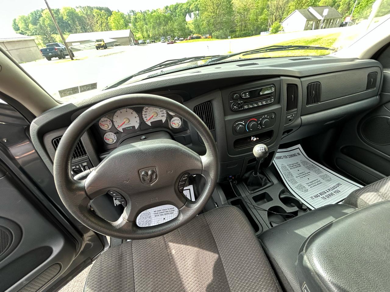Dodge Ram 1500 2dr Reg Cab 120.5" WB SLT 2003