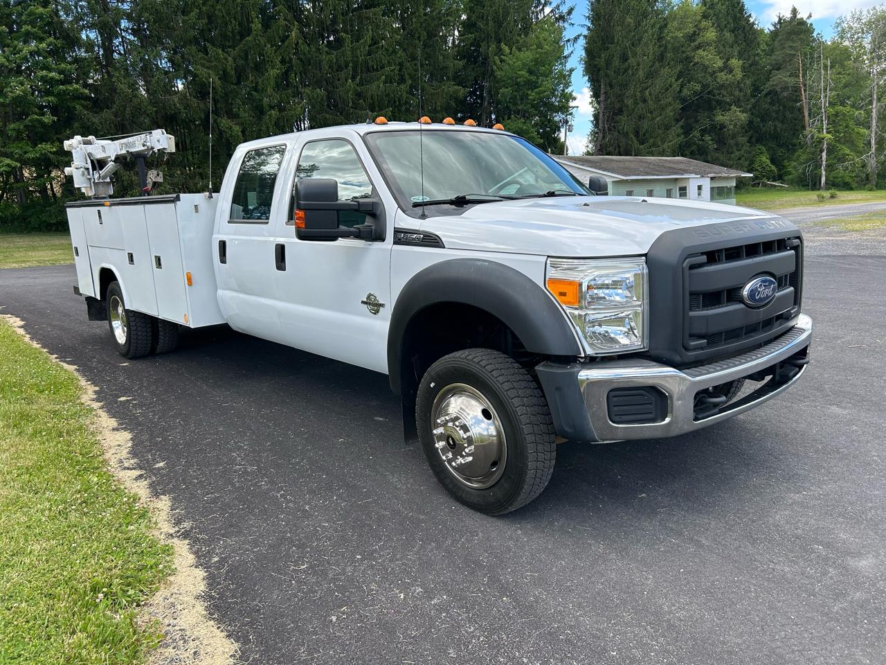 Ford Super Duty F-450 DRW Crew Cab 200" WB 84" CA XL 2015