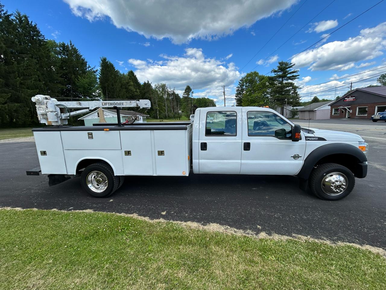 Ford Super Duty F-450 DRW Crew Cab 200" WB 84" CA XL 2015