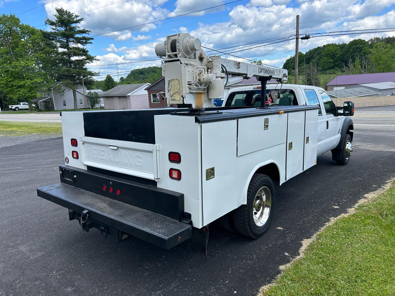 Ford Super Duty F-450 DRW Crew Cab 200" WB 84" CA XL 2015