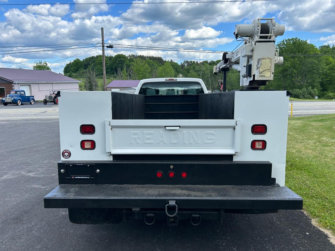 Ford Super Duty F-450 DRW Crew Cab 200" WB 84" CA XL 2015