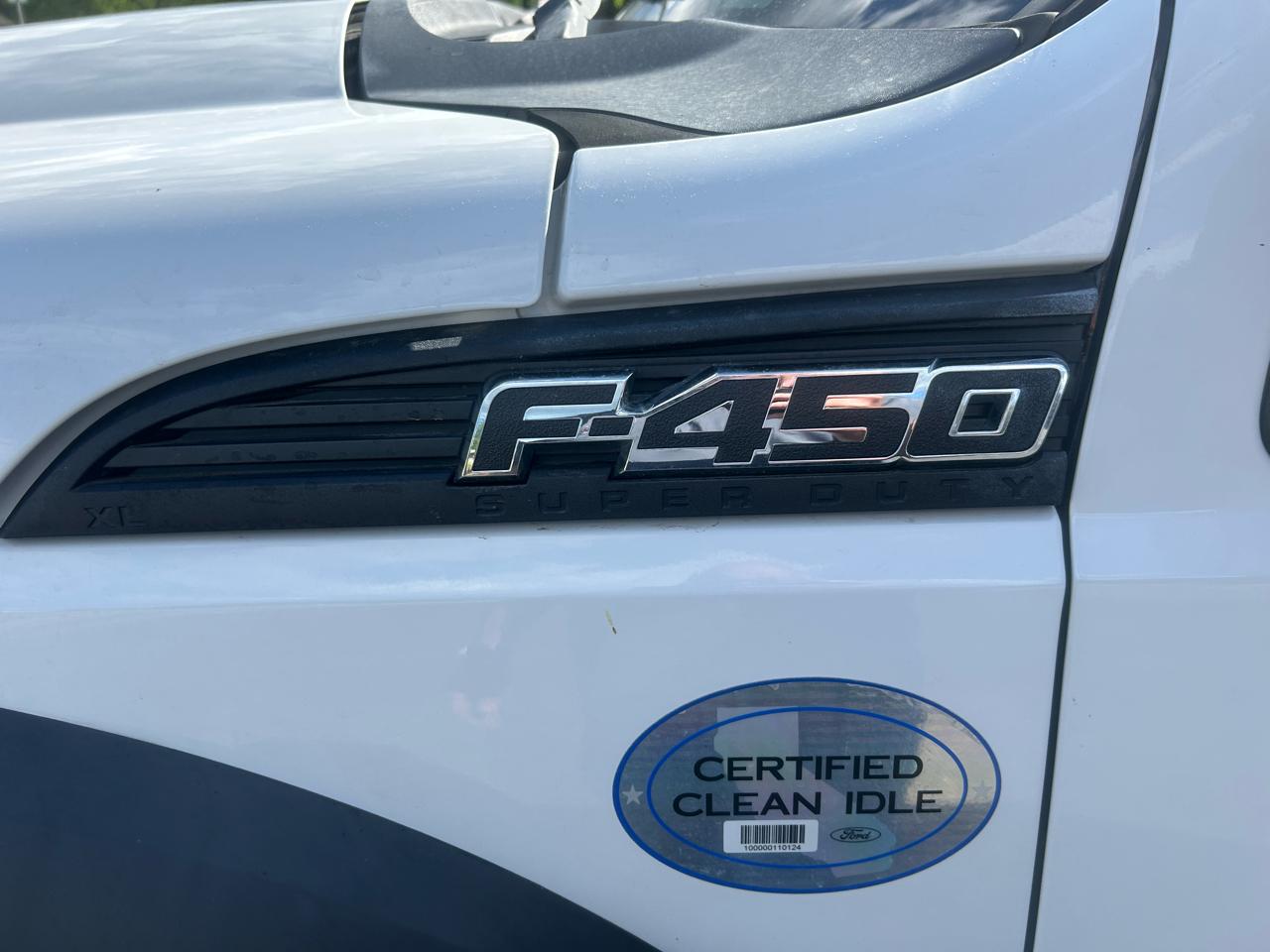 Ford Super Duty F-450 DRW Crew Cab 200" WB 84" CA XL 2015