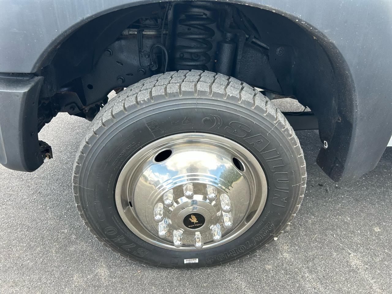 Ford Super Duty F-450 DRW Crew Cab 200" WB 84" CA XL 2015