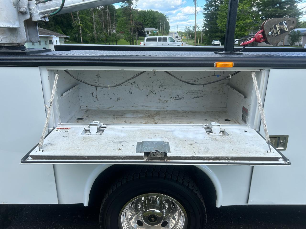 Ford Super Duty F-450 DRW Crew Cab 200" WB 84" CA XL 2015