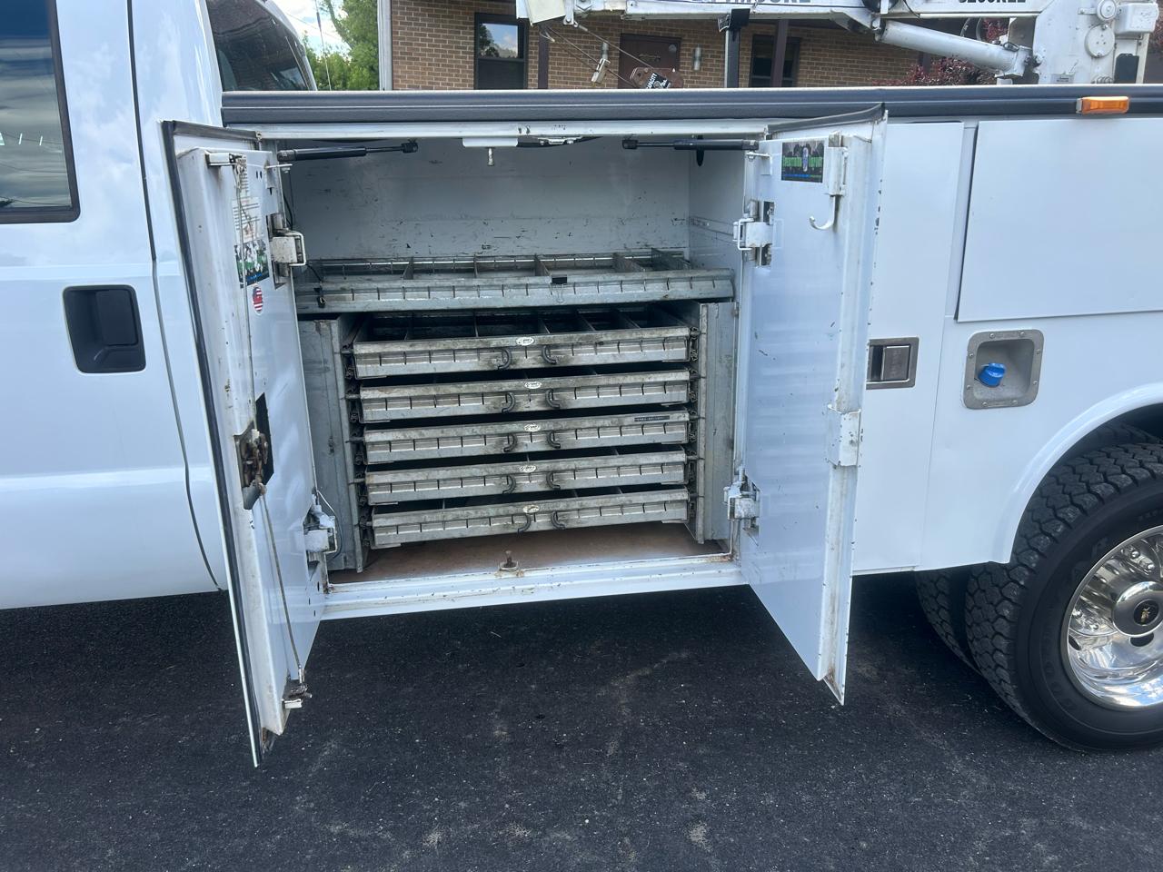 Ford Super Duty F-450 DRW Crew Cab 200" WB 84" CA XL 2015