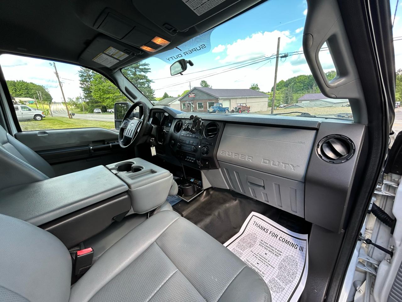 Ford Super Duty F-450 DRW Crew Cab 200" WB 84" CA XL 2015