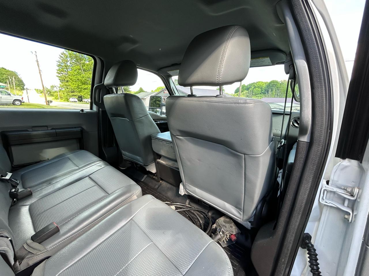 Ford Super Duty F-450 DRW Crew Cab 200" WB 84" CA XL 2015