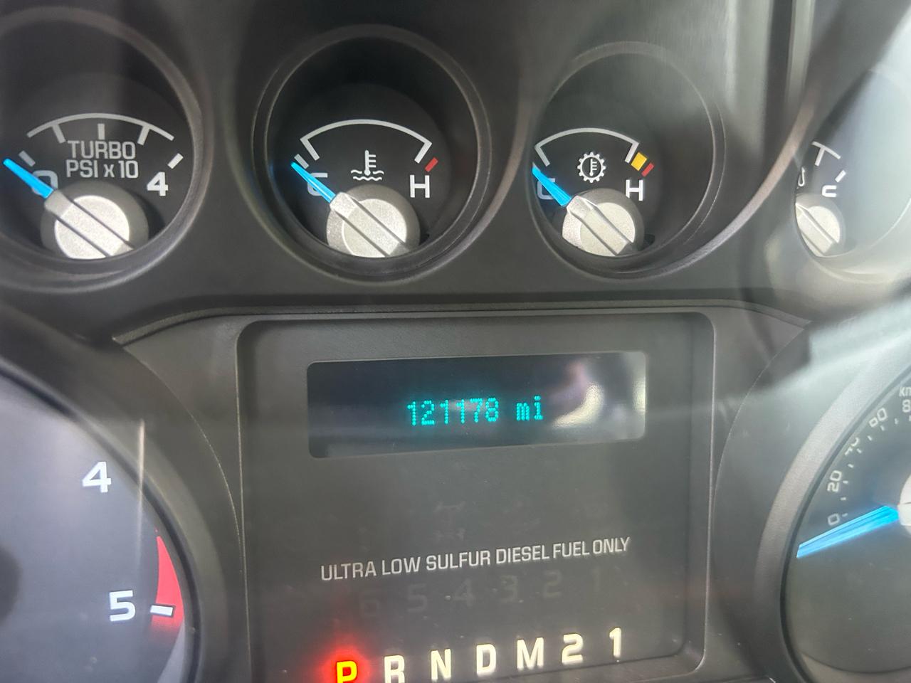 Ford Super Duty F-450 DRW Crew Cab 200" WB 84" CA XL 2015