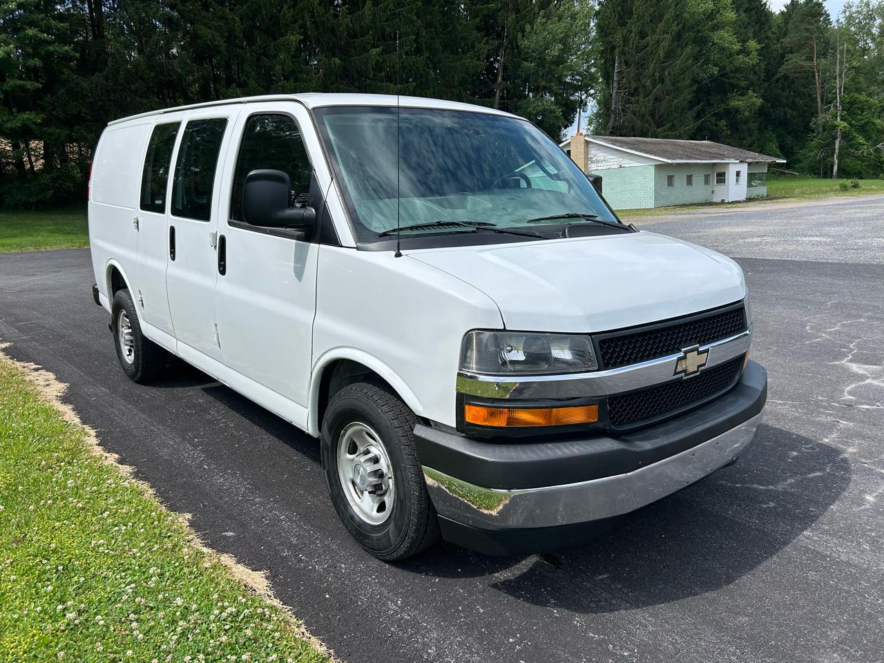 Chevrolet Express Cargo Van RWD 2500 135" 2018