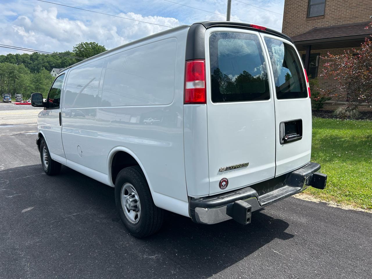 Chevrolet Express Cargo Van RWD 2500 135" 2018