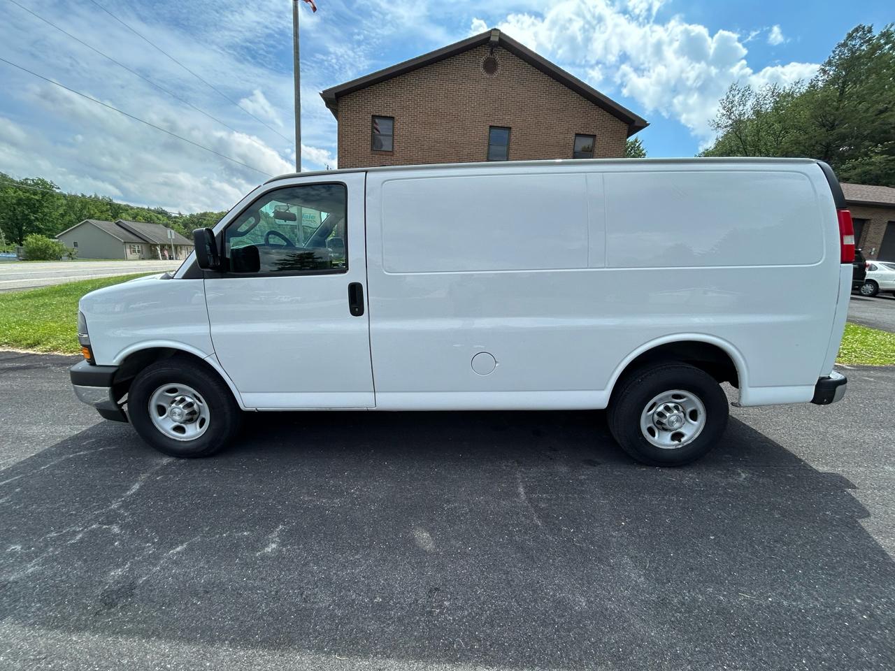 Chevrolet Express Cargo Van RWD 2500 135" 2018