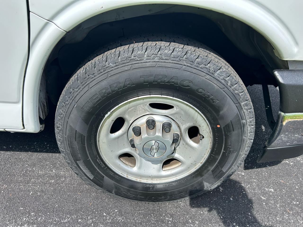 Chevrolet Express Cargo Van RWD 2500 135" 2018