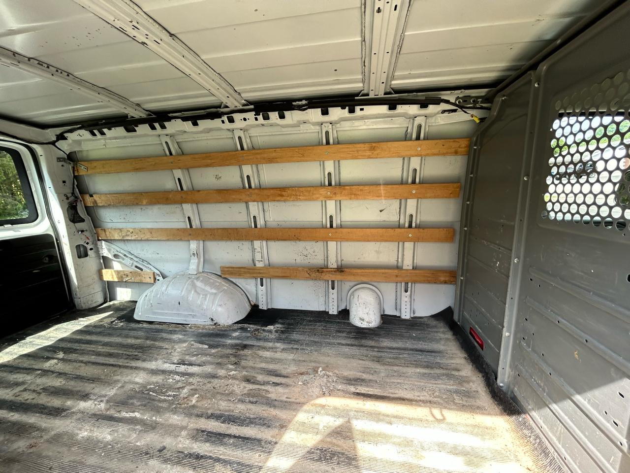 Chevrolet Express Cargo Van RWD 2500 135" 2018
