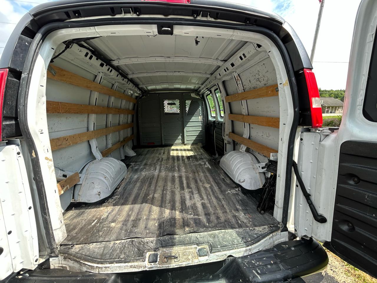 Chevrolet Express Cargo Van RWD 2500 135" 2018