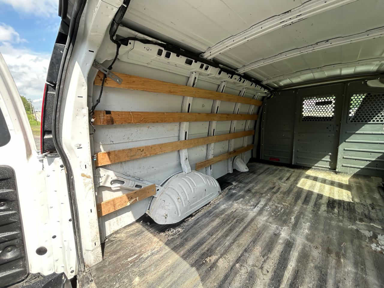 Chevrolet Express Cargo Van RWD 2500 135" 2018