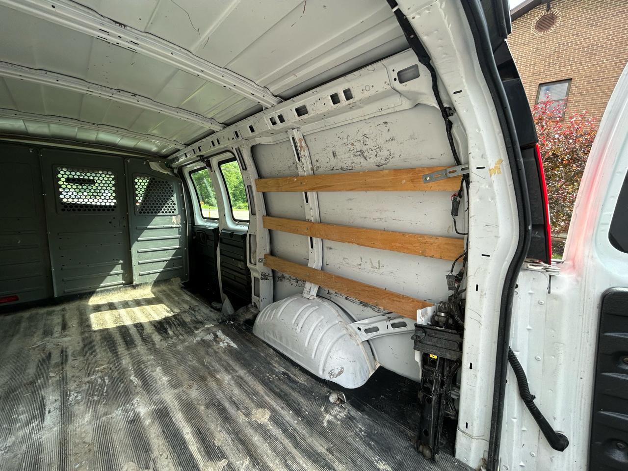 Chevrolet Express Cargo Van RWD 2500 135" 2018