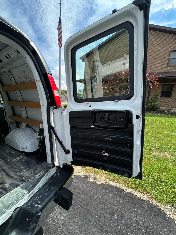 Chevrolet Express Cargo Van RWD 2500 135" 2018