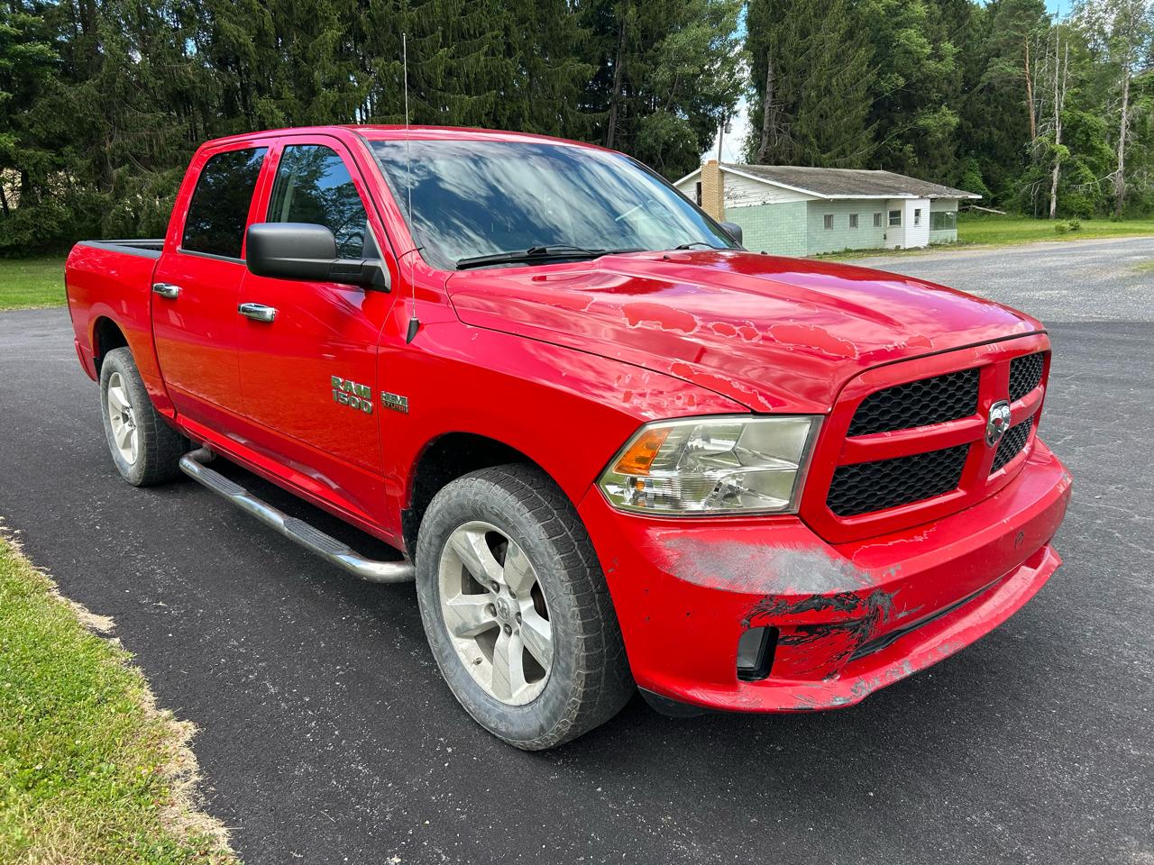 RAM 1500 4WD Crew Cab 140.5" Express 2015