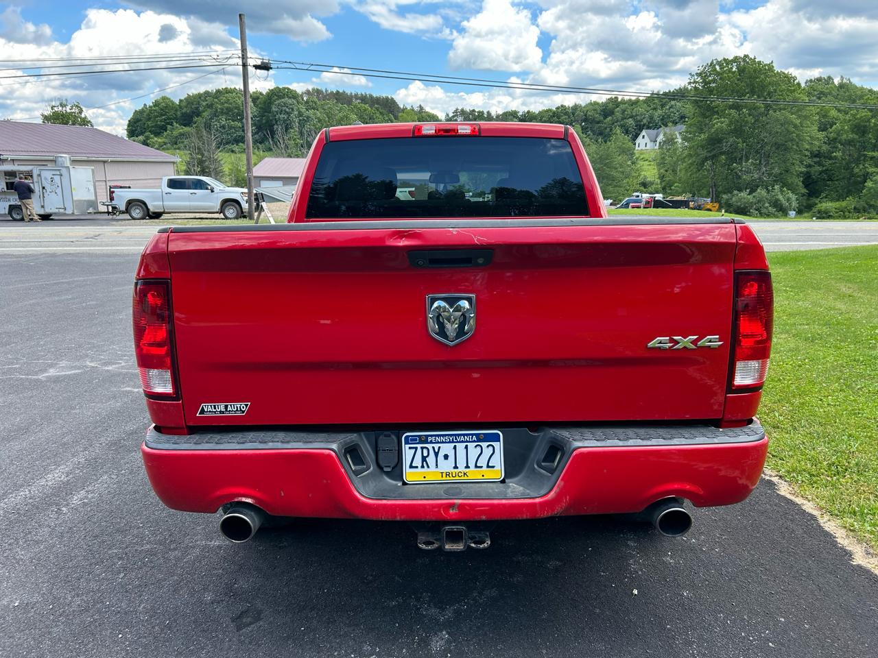 RAM 1500 4WD Crew Cab 140.5" Express 2015