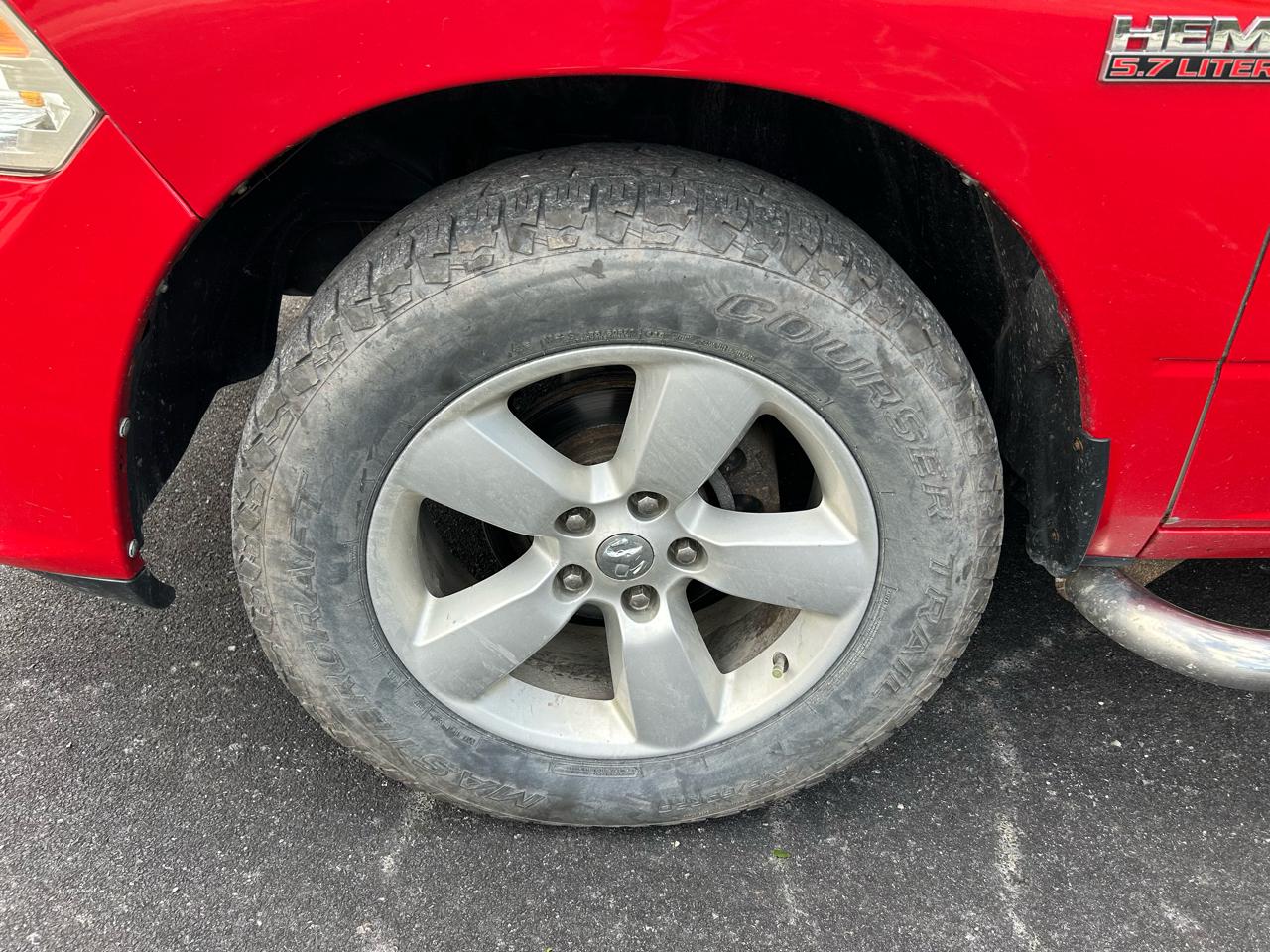 RAM 1500 4WD Crew Cab 140.5" Express 2015