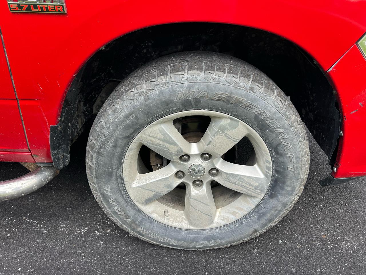 RAM 1500 4WD Crew Cab 140.5" Express 2015
