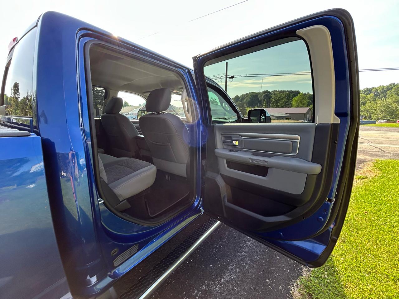RAM 2500 4WD Crew Cab 149" Lone Star 2015