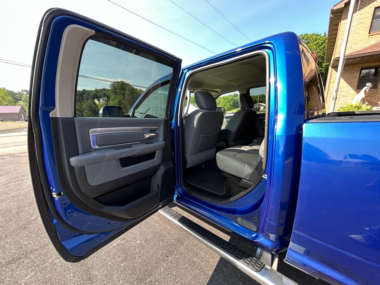 RAM 2500 4WD Crew Cab 149" Lone Star 2015