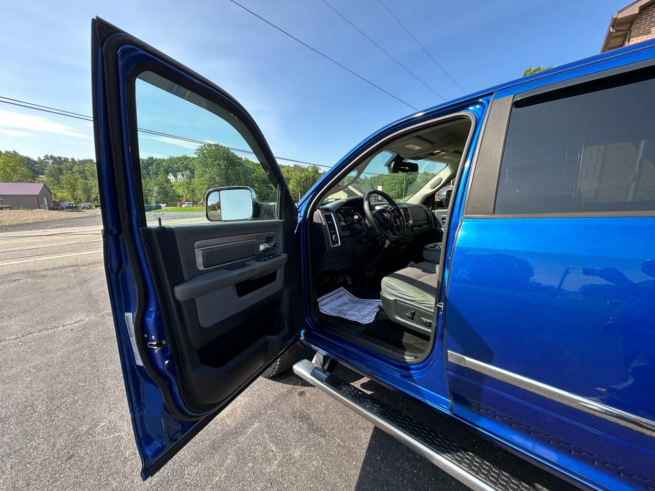 RAM 2500 4WD Crew Cab 149" Lone Star 2015