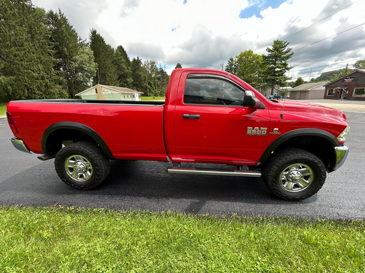 RAM 2500 4WD Reg Cab 140.5" Tradesman 2016