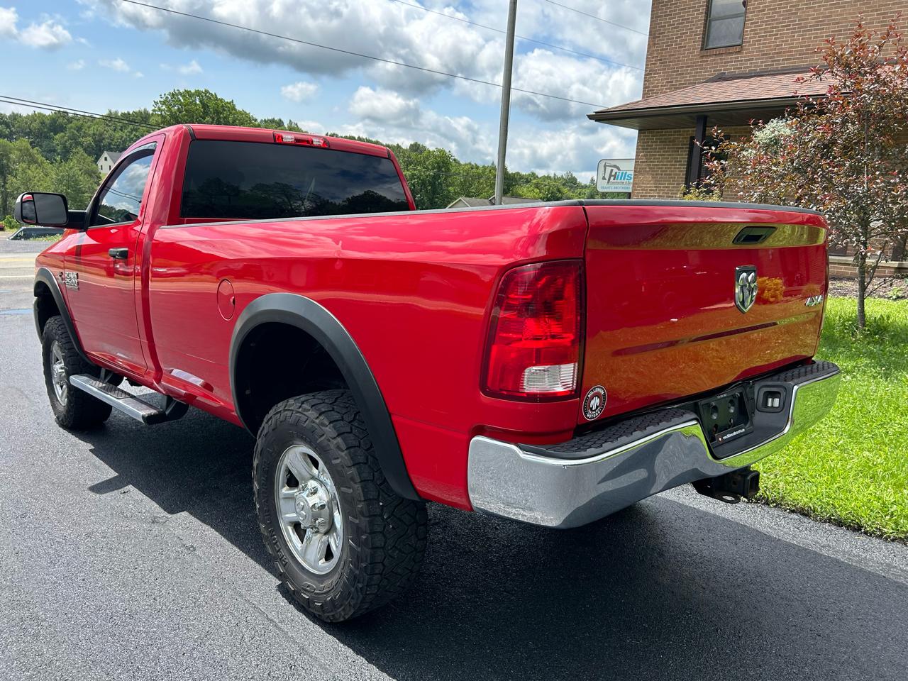 RAM 2500 4WD Reg Cab 140.5" Tradesman 2016