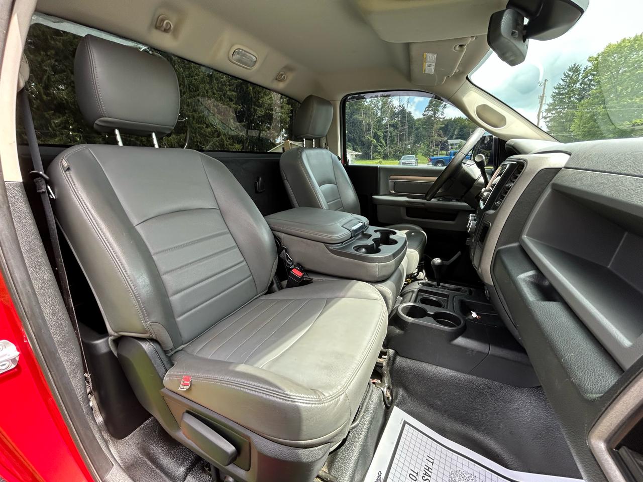 RAM 2500 4WD Reg Cab 140.5" Tradesman 2016