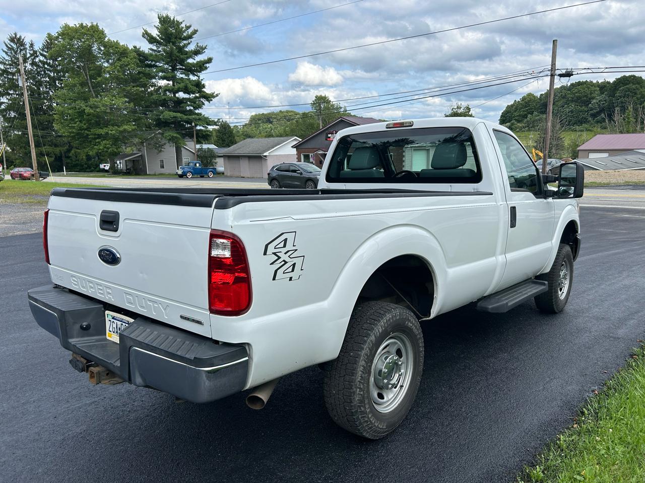 Ford Super Duty F-250 SRW 4WD Reg Cab 137" XLT 2014