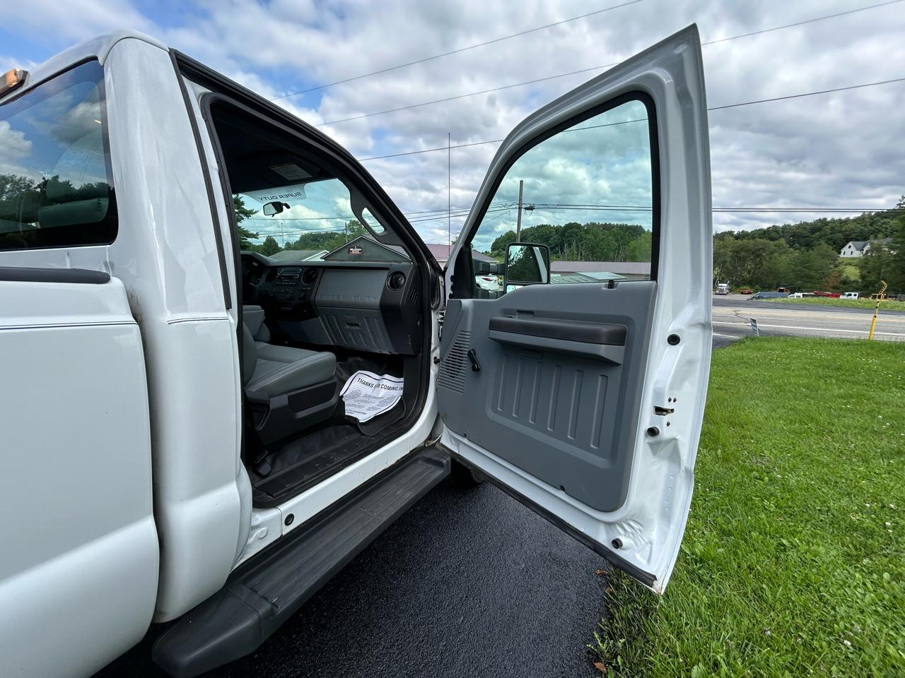 Ford Super Duty F-250 SRW 4WD Reg Cab 137" XLT 2014