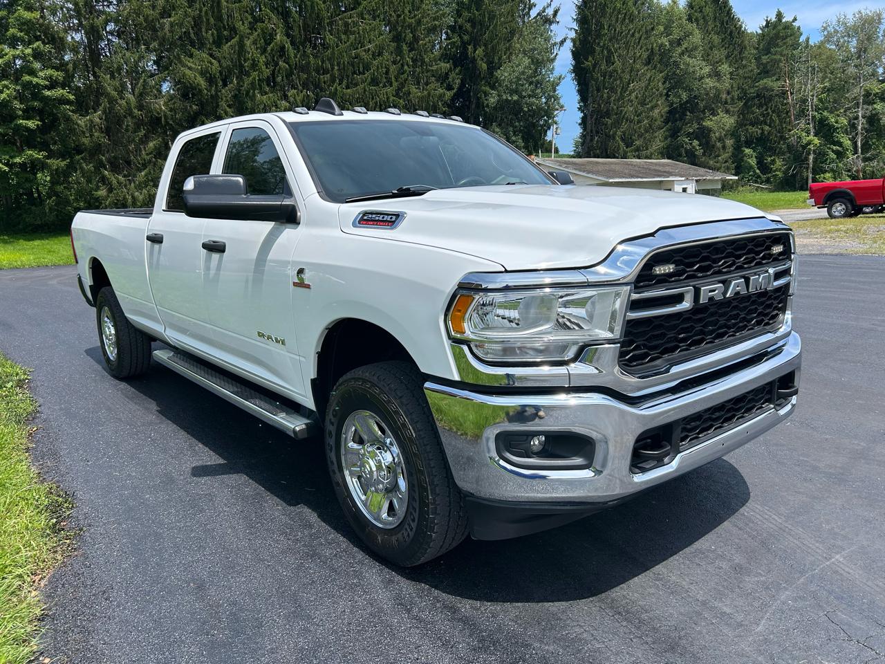 RAM 2500 Tradesman 4x4 Crew Cab 8' Box 2022