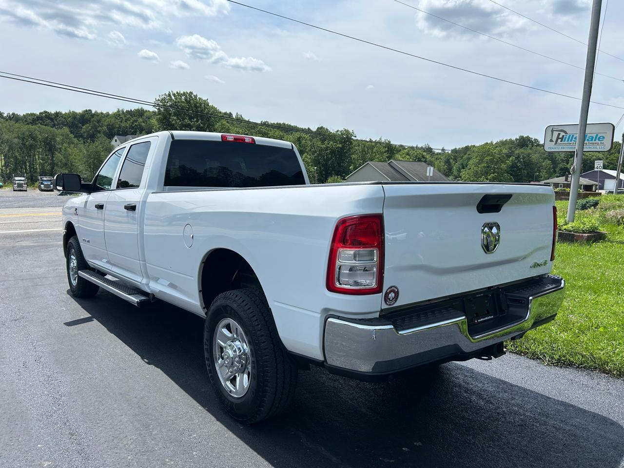 RAM 2500 Tradesman 4x4 Crew Cab 8' Box 2022