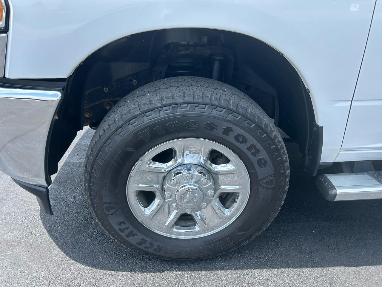 RAM 2500 Tradesman 4x4 Crew Cab 8' Box 2022