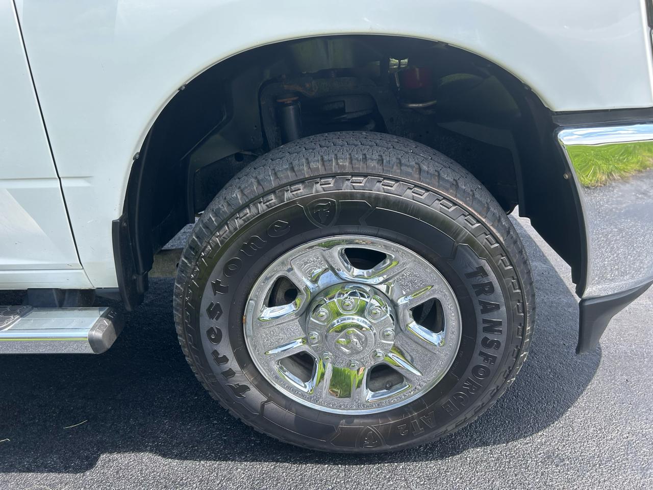 RAM 2500 Tradesman 4x4 Crew Cab 8' Box 2022