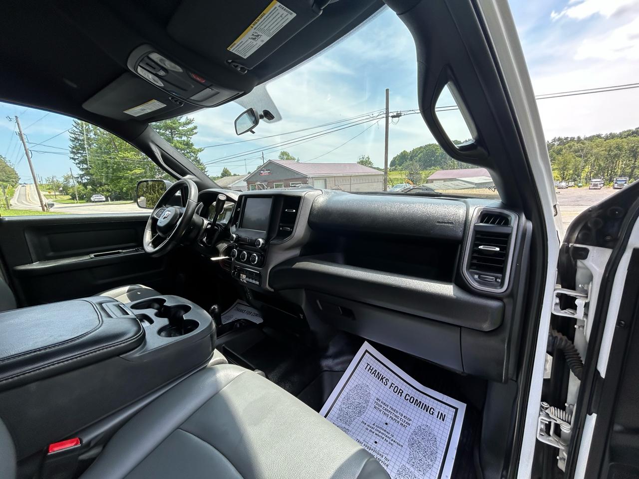 RAM 2500 Tradesman 4x4 Crew Cab 8' Box 2022