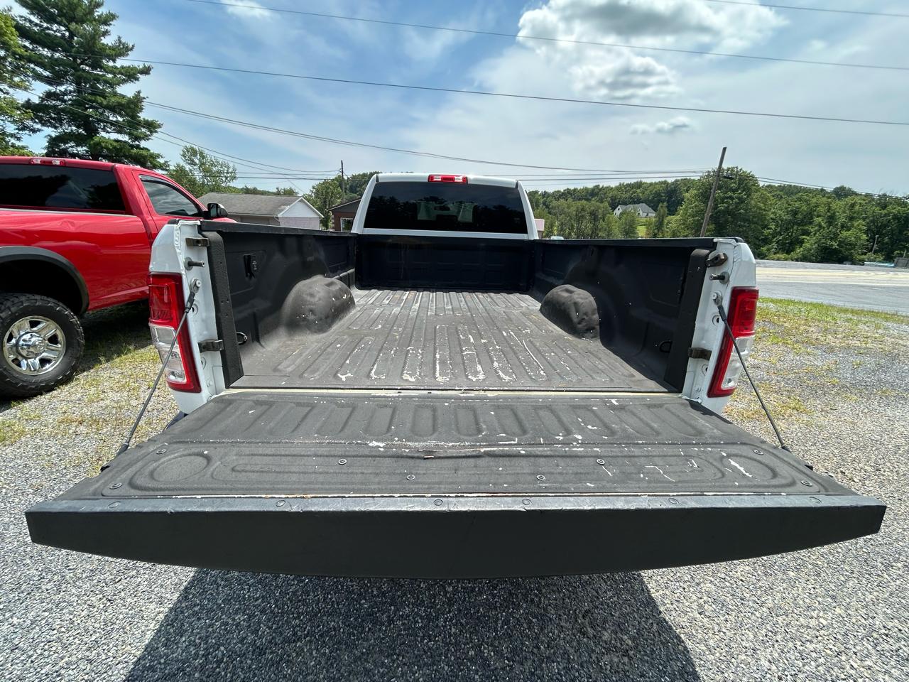RAM 2500 Tradesman 4x4 Crew Cab 8' Box 2022
