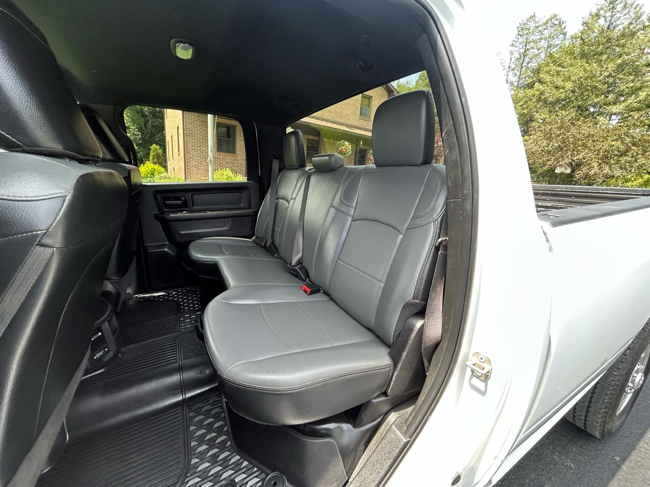 RAM 2500 Tradesman 4x4 Crew Cab 8' Box 2022
