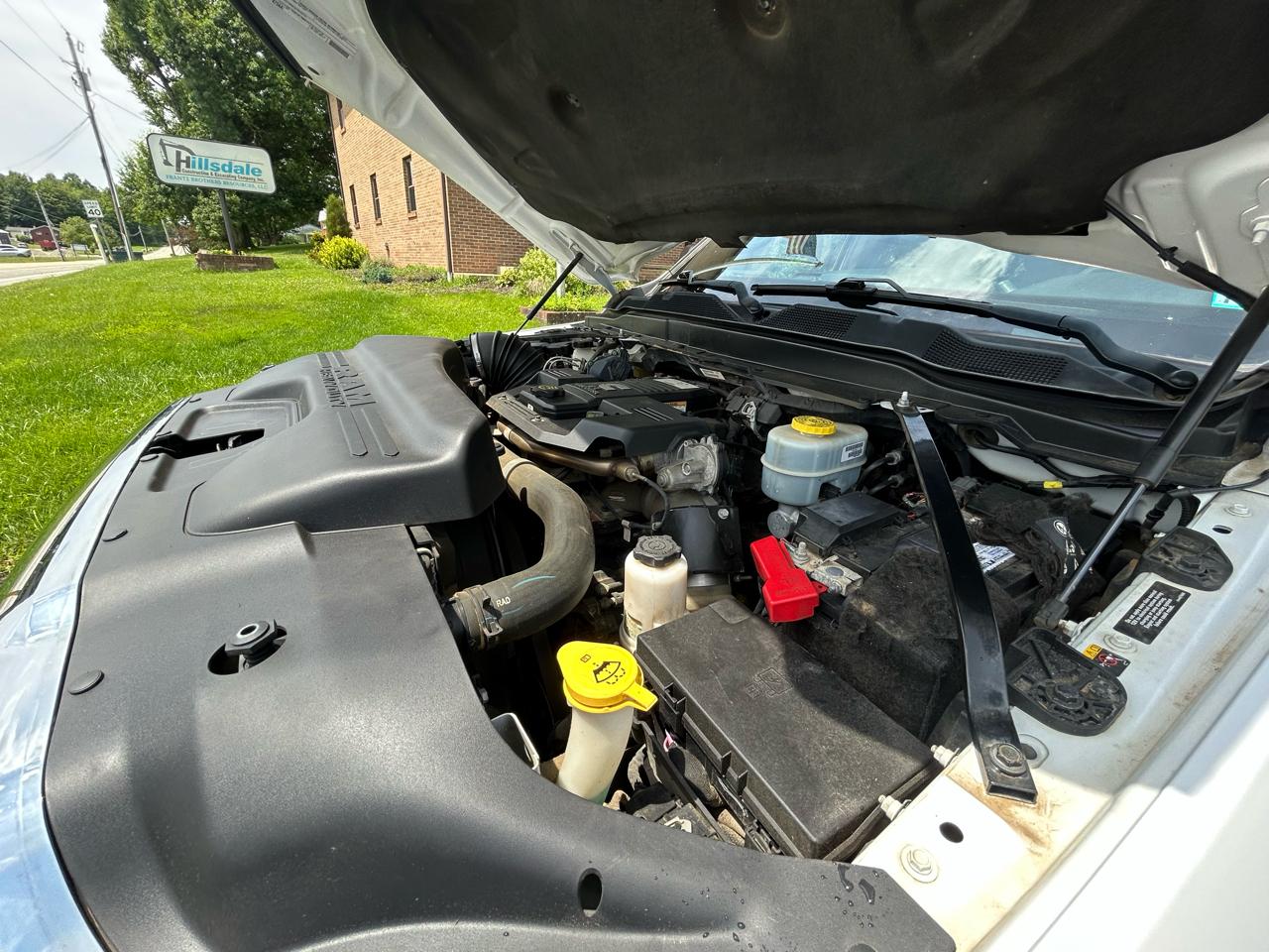 RAM 2500 Tradesman 4x4 Crew Cab 8' Box 2022