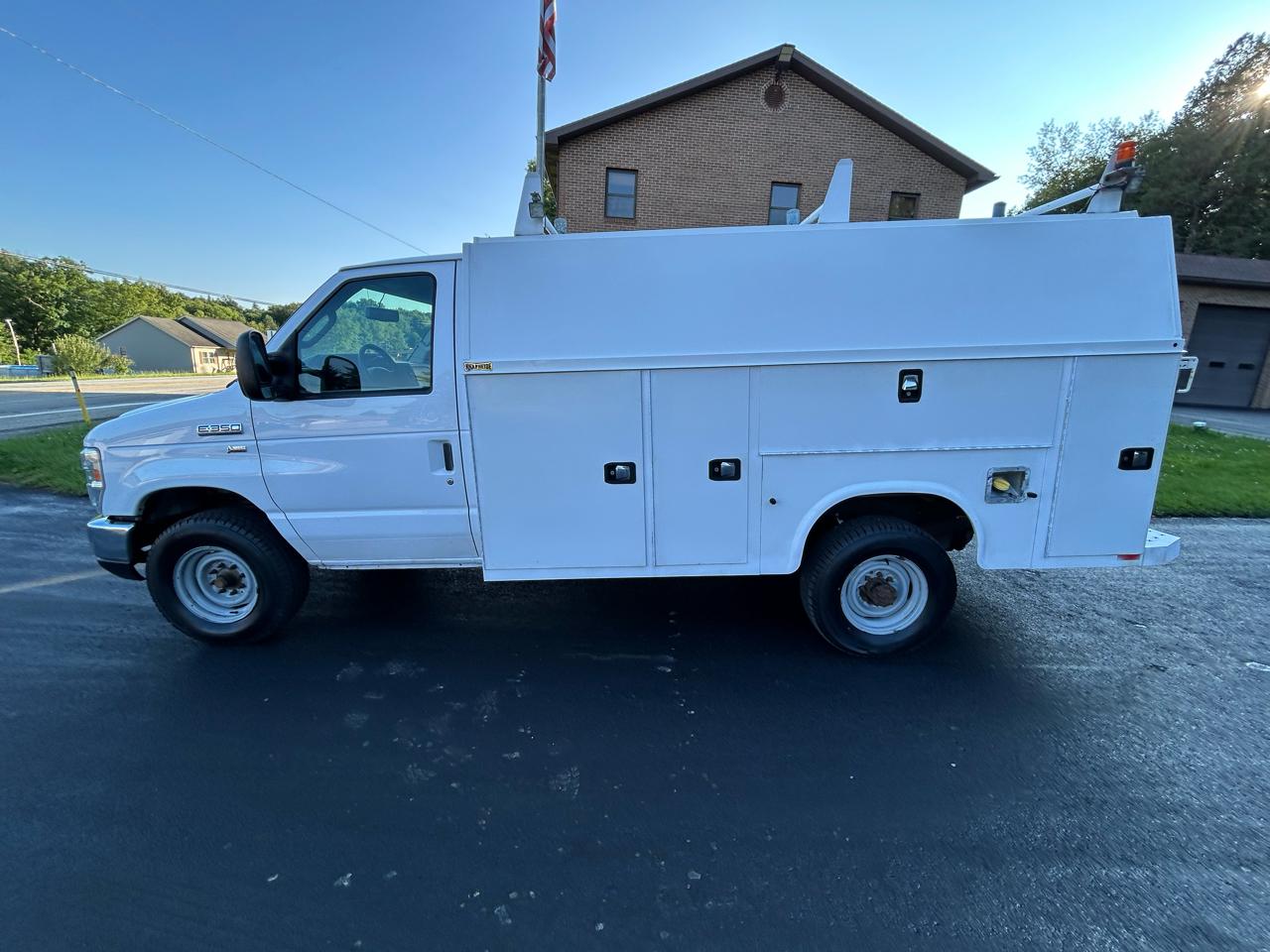 Ford E-Series Cutaway E-350 SRW 138" WB 2018