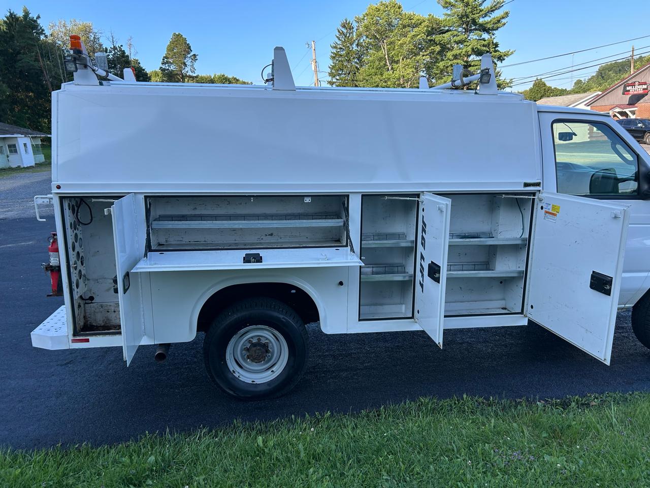 Ford E-Series Cutaway E-350 SRW 138" WB 2018