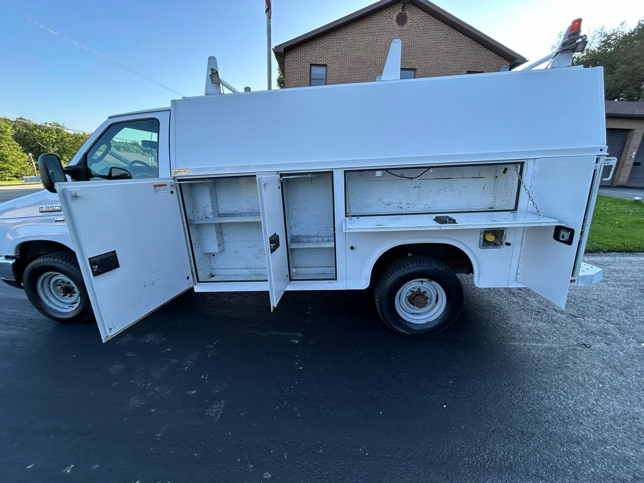 Ford E-Series Cutaway E-350 SRW 138" WB 2018