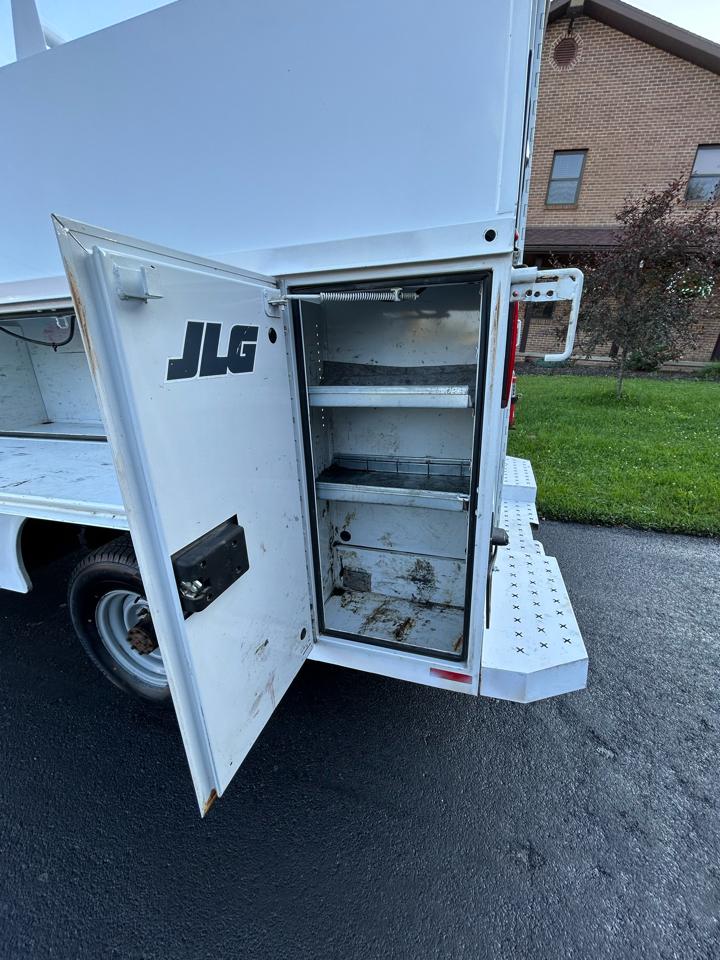 Ford E-Series Cutaway E-350 SRW 138" WB 2018