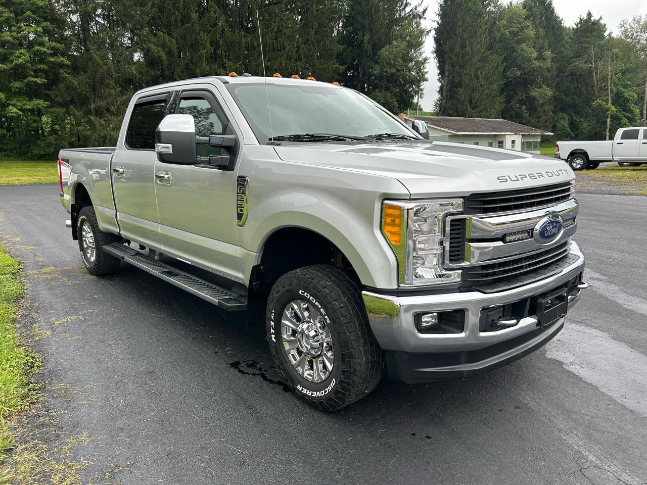 Ford Super Duty F-250 SRW 4WD Crew Cab 156" XLT 2017