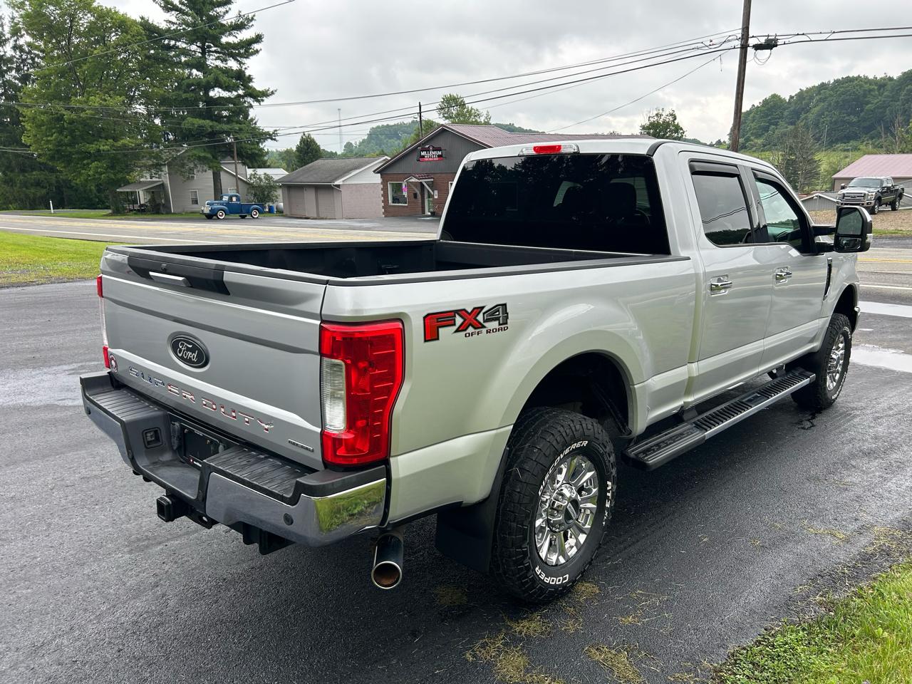 Ford Super Duty F-250 SRW 4WD Crew Cab 156" XLT 2017