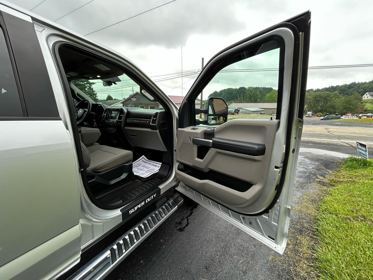 Ford Super Duty F-250 SRW 4WD Crew Cab 156" XLT 2017