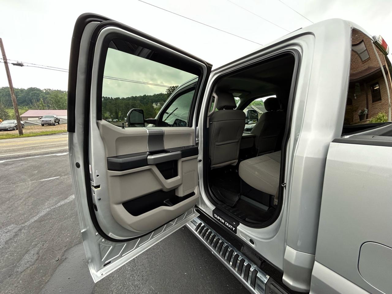 Ford Super Duty F-250 SRW 4WD Crew Cab 156" XLT 2017