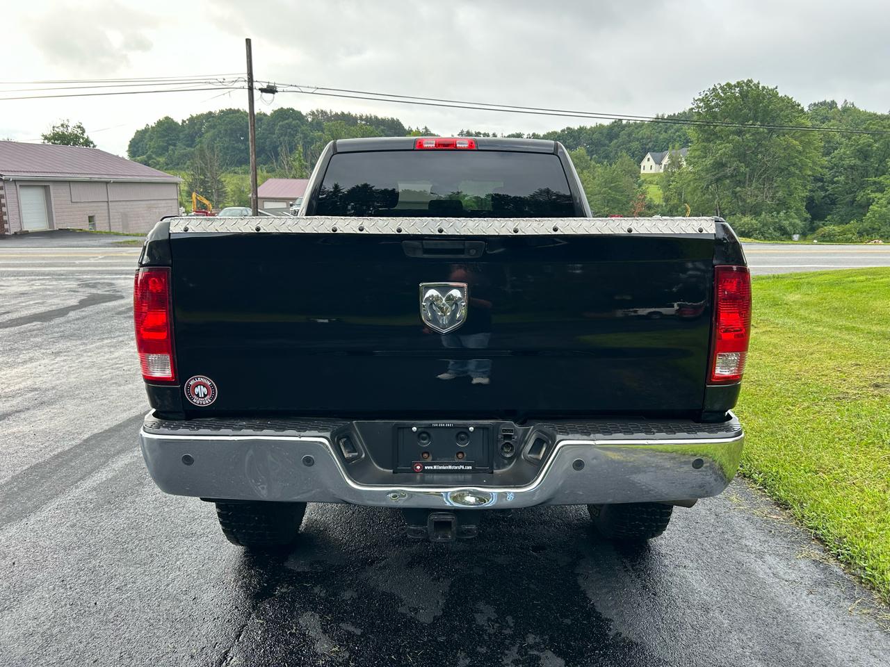 RAM 2500 Tradesman 4x4 Crew Cab 6'4" Box 2017